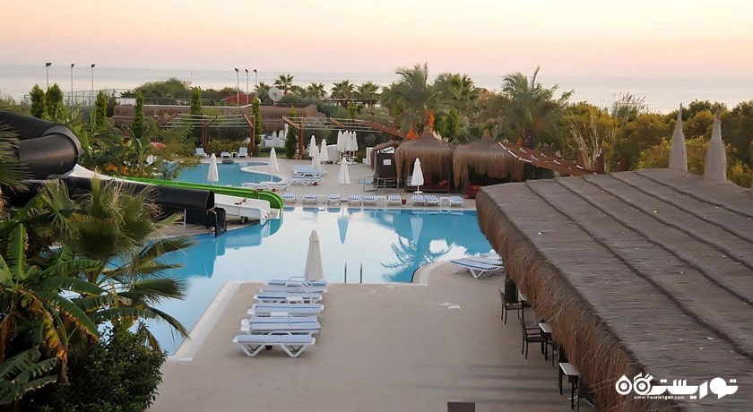 استخر روباز هتل ساترن پلس ریزورت 